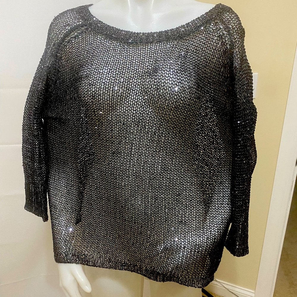 Womens top with sequence Very cute Like New Size L
